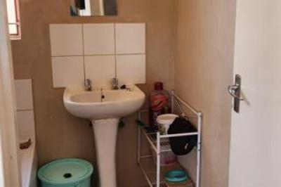 2 Bedroom House for Sale in Boitekong-7