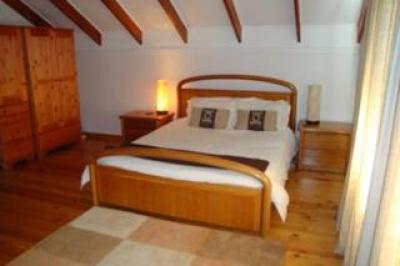 2 Bedroom Apartment / Flat to Rent in Constantia Heights