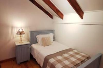 2 Bedroom Apartment / Flat to Rent in Constantia Heights