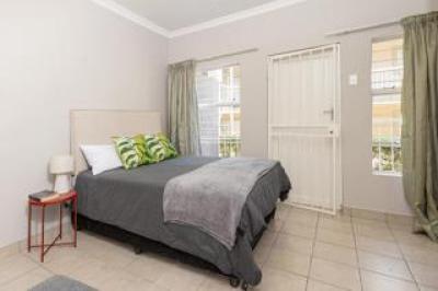 1 Bedroom Apartment / Flat to Rent in Kelvin-1