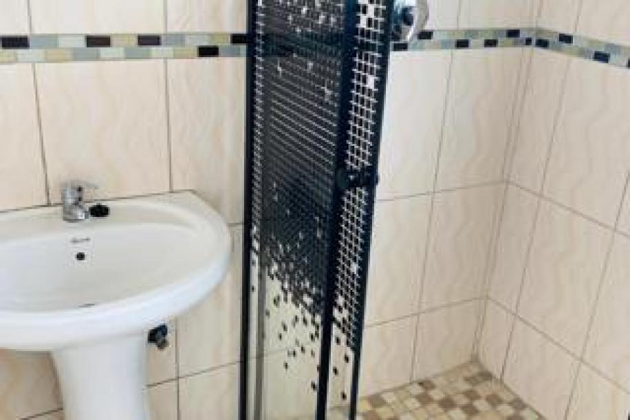 1 Bedroom Apartment / Flat to Rent in Protea Glen-4