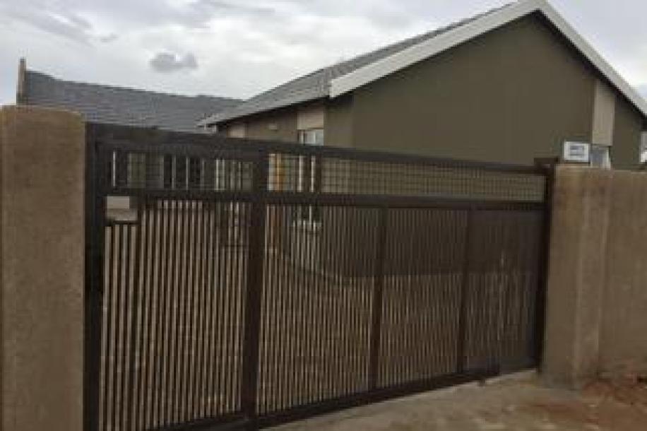 1 Bedroom Apartment / Flat to Rent in Protea Glen-2