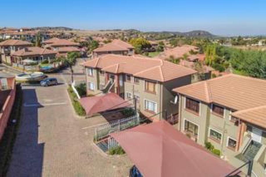 2 Bedroom Apartment / Flat to Rent in Glenvista-17