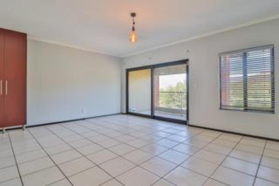 2 Bedroom Apartment / Flat to Rent in Glenvista-4