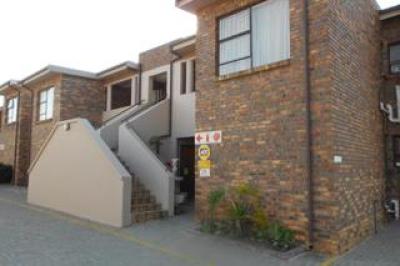 2 Bedroom Townhouse to Rent in New Redruth