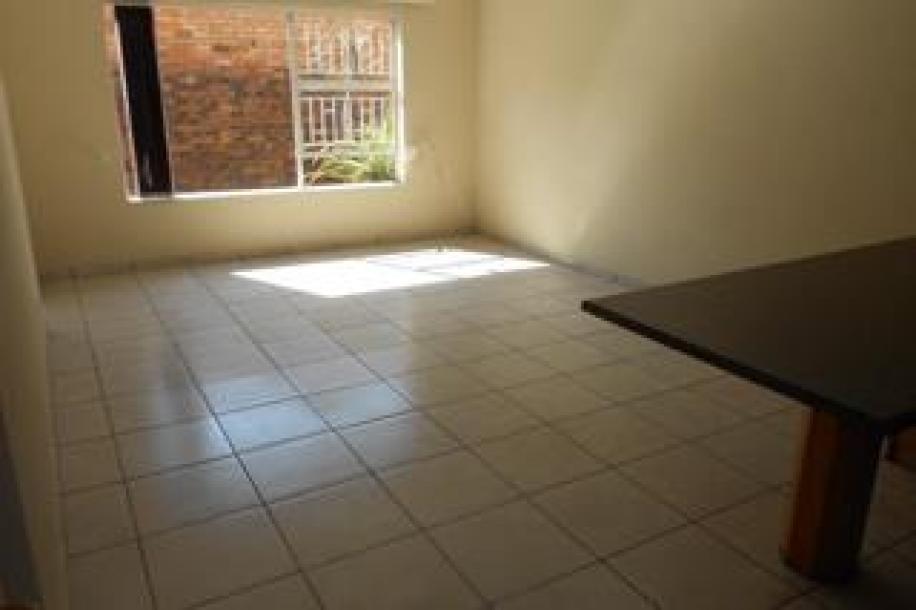 2 Bedroom Townhouse to Rent in New Redruth-11