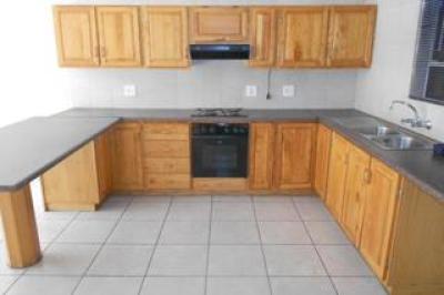 2 Bedroom Townhouse to Rent in New Redruth-12