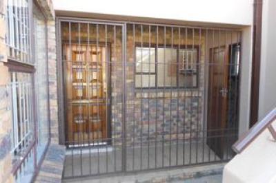 2 Bedroom Townhouse to Rent in New Redruth-7