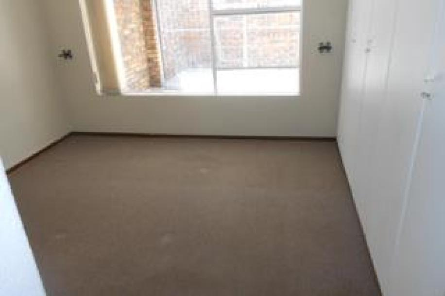 2 Bedroom Townhouse to Rent in New Redruth-9