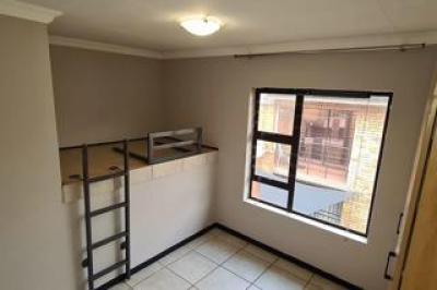 3 Bedroom Townhouse to Rent in Meyersdal-12