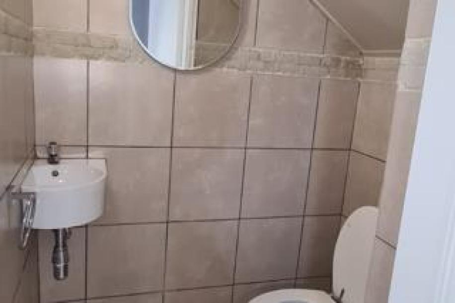 3 Bedroom Townhouse to Rent in Meyersdal-4