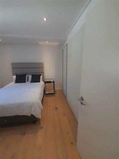 2 Bed Apartment in Vredehoek-9