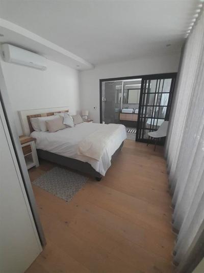 2 Bed Apartment in Vredehoek-4