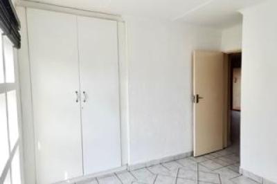 2 Bedroom Townhouse to Rent in Winchester Hills