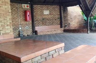 2 Bedroom Townhouse to Rent in Winchester Hills