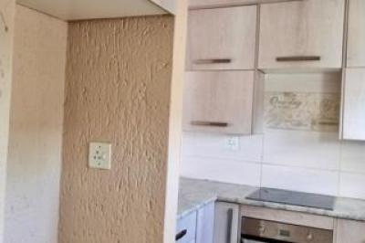 2 Bedroom Townhouse to Rent in Winchester Hills