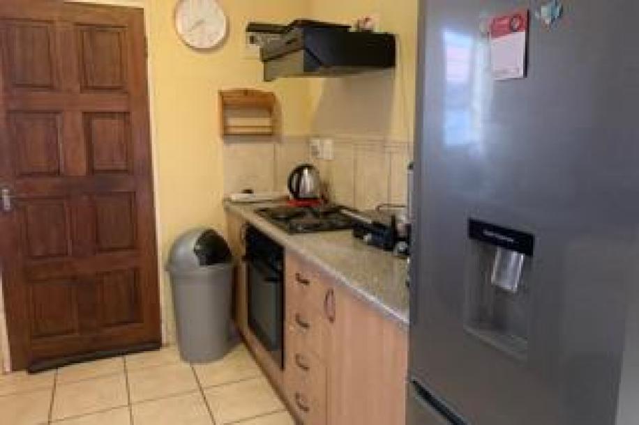 2 Bedroom House to Rent in Alveda-0