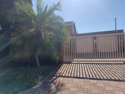 3 Bedroom House in Zwartkop-14