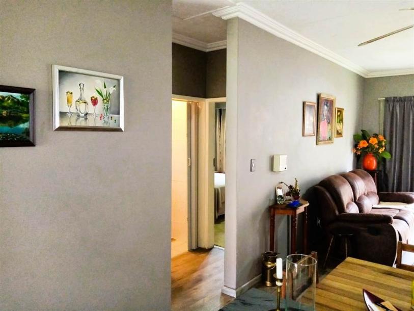 2 Bedroom Townhouse in Parys-9