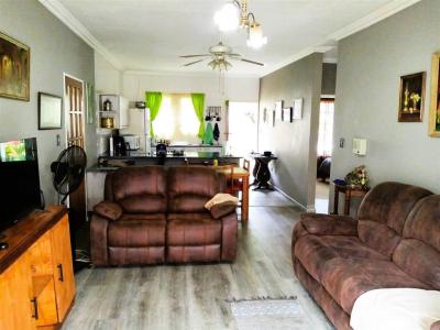 2 Bedroom Townhouse in Parys-11