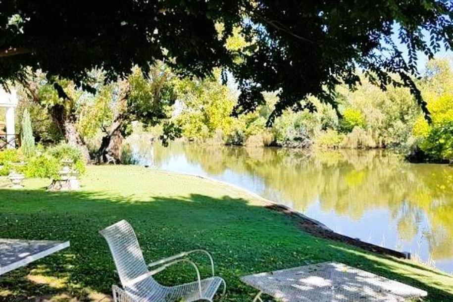 2 Bedroom Townhouse in Parys-3