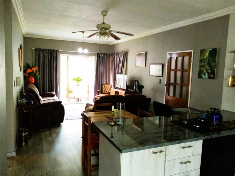 2 Bedroom Townhouse in Parys-6