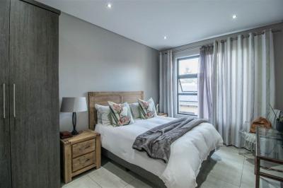 2 Bedroom Cluster in Menlo Park-10