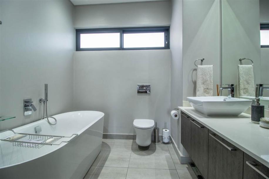 2 Bedroom Cluster in Menlo Park-12