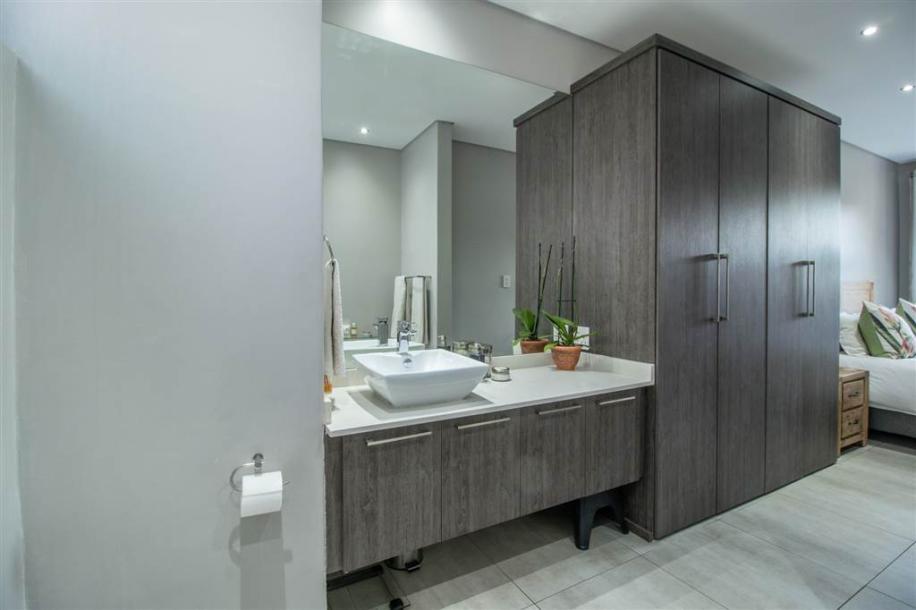 2 Bedroom Cluster in Menlo Park-13