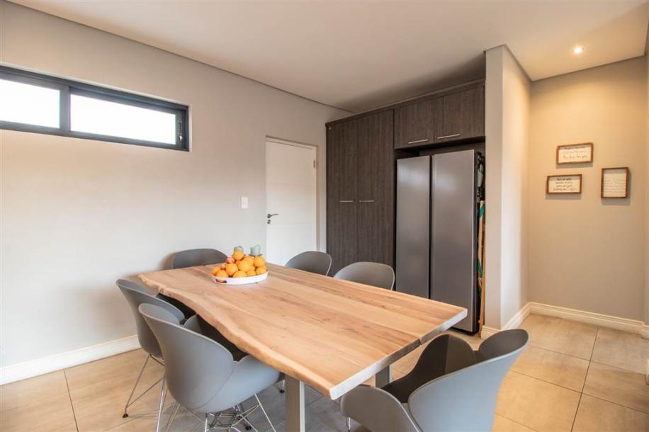 2 Bedroom Cluster in Menlo Park-3