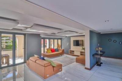 6 Bedroom House for Sale in Blue Valley Golf Estate-10