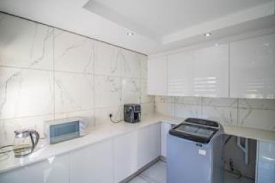 6 Bedroom House for Sale in Blue Valley Golf Estate-11