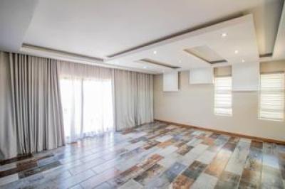 6 Bedroom House for Sale in Blue Valley Golf Estate-13