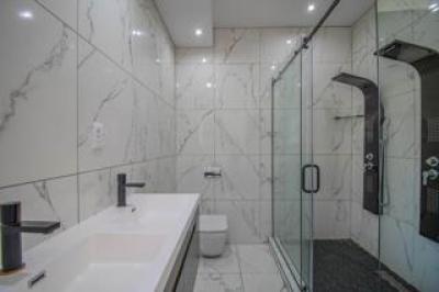 6 Bedroom House for Sale in Blue Valley Golf Estate-17