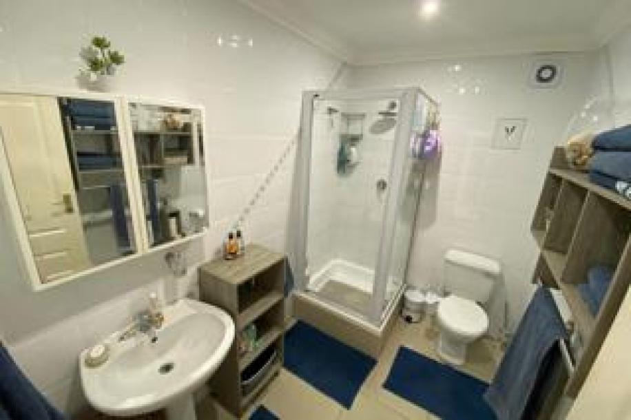 3 Bedroom Apartment / Flat for Sale in Uvongo-9