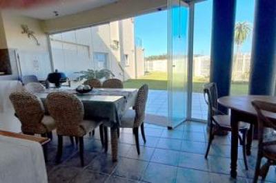 3 Bedroom Apartment / Flat for Sale in Uvongo-12