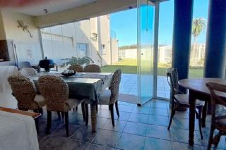 3 Bedroom Apartment / Flat for Sale in Uvongo-12