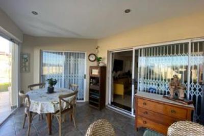 3 Bedroom Apartment / Flat for Sale in Uvongo-14