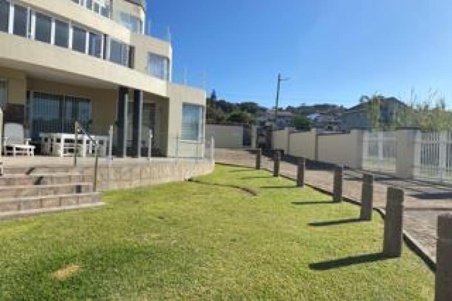 3 Bedroom Apartment / Flat for Sale in Uvongo-19