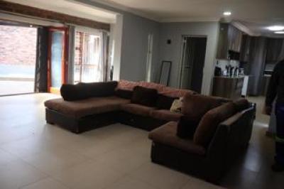 6 Bedroom House for Sale in Verwoerdpark-2