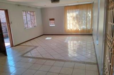 3 Bedroom Townhouse for Sale in Ridgeway