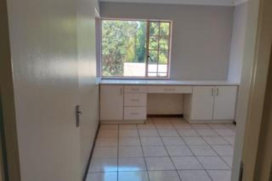 3 Bedroom Townhouse for Sale in Ridgeway-4