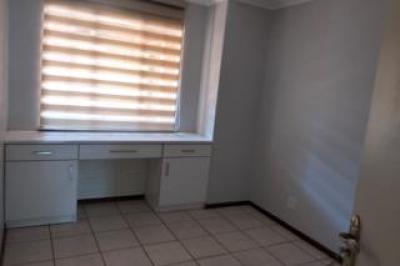 3 Bedroom Townhouse for Sale in Ridgeway