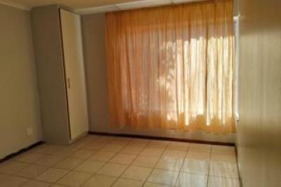 3 Bedroom Townhouse for Sale in Ridgeway