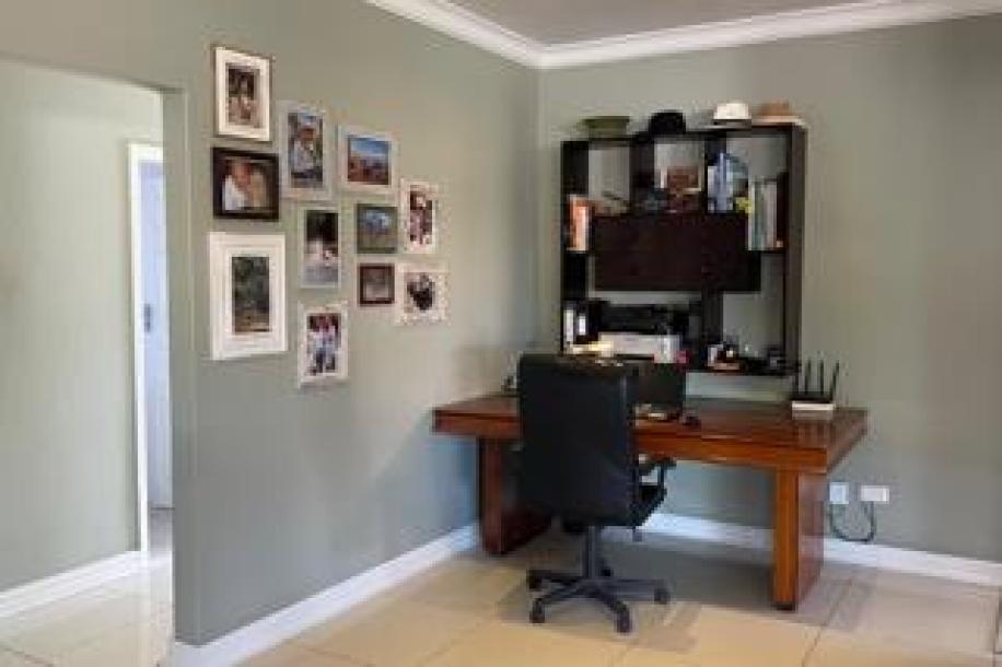 4 Bedroom House for Sale in Shelly Beach-10