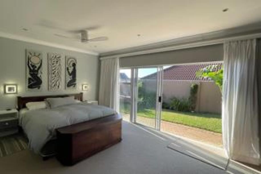 4 Bedroom House for Sale in Shelly Beach-12