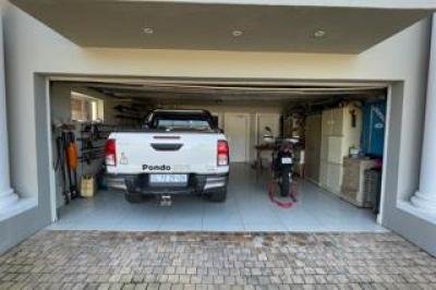 4 Bedroom House for Sale in Shelly Beach-18