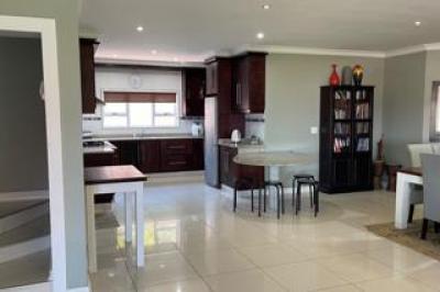 4 Bedroom House for Sale in Shelly Beach-8