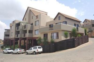 2 Bedroom Townhouse for Sale in Winchester Hills