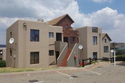 2 Bedroom Townhouse for Sale in Winchester Hills